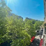 Gustave - Charming Eiffel Tower - דירה