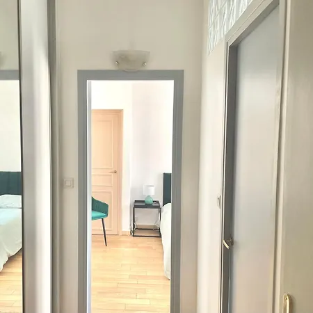 Gustave - Charming Eiffel Tower - Apartment Paris