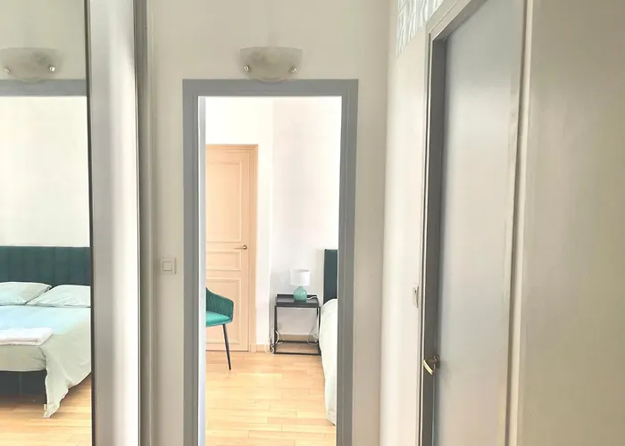 Gustave - Charming Eiffel Tower - Apartmán Paříž
